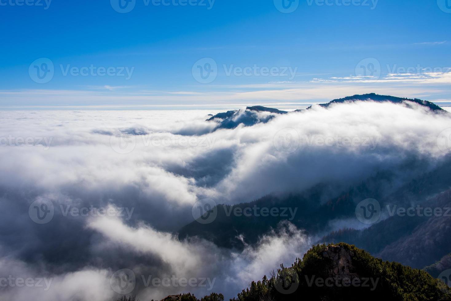 Wolken und Berge sechs foto