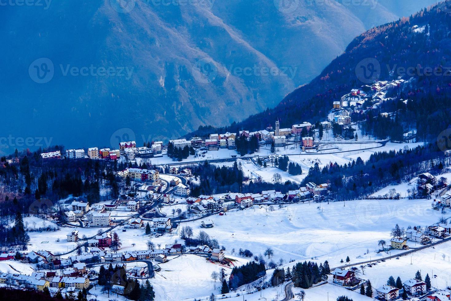 Dorf mit Schnee eins foto