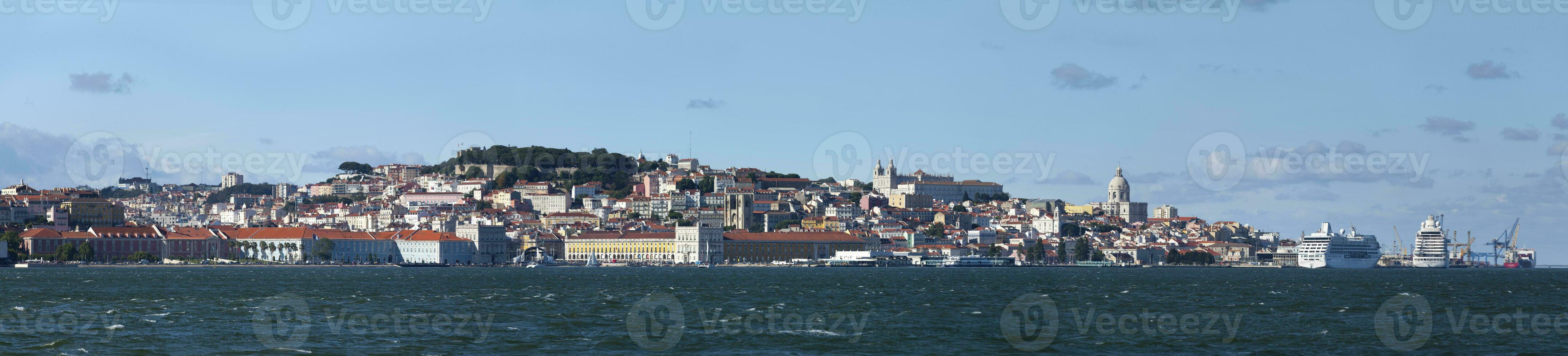 Panorama- Aussicht von das Stadt von Lissabon foto