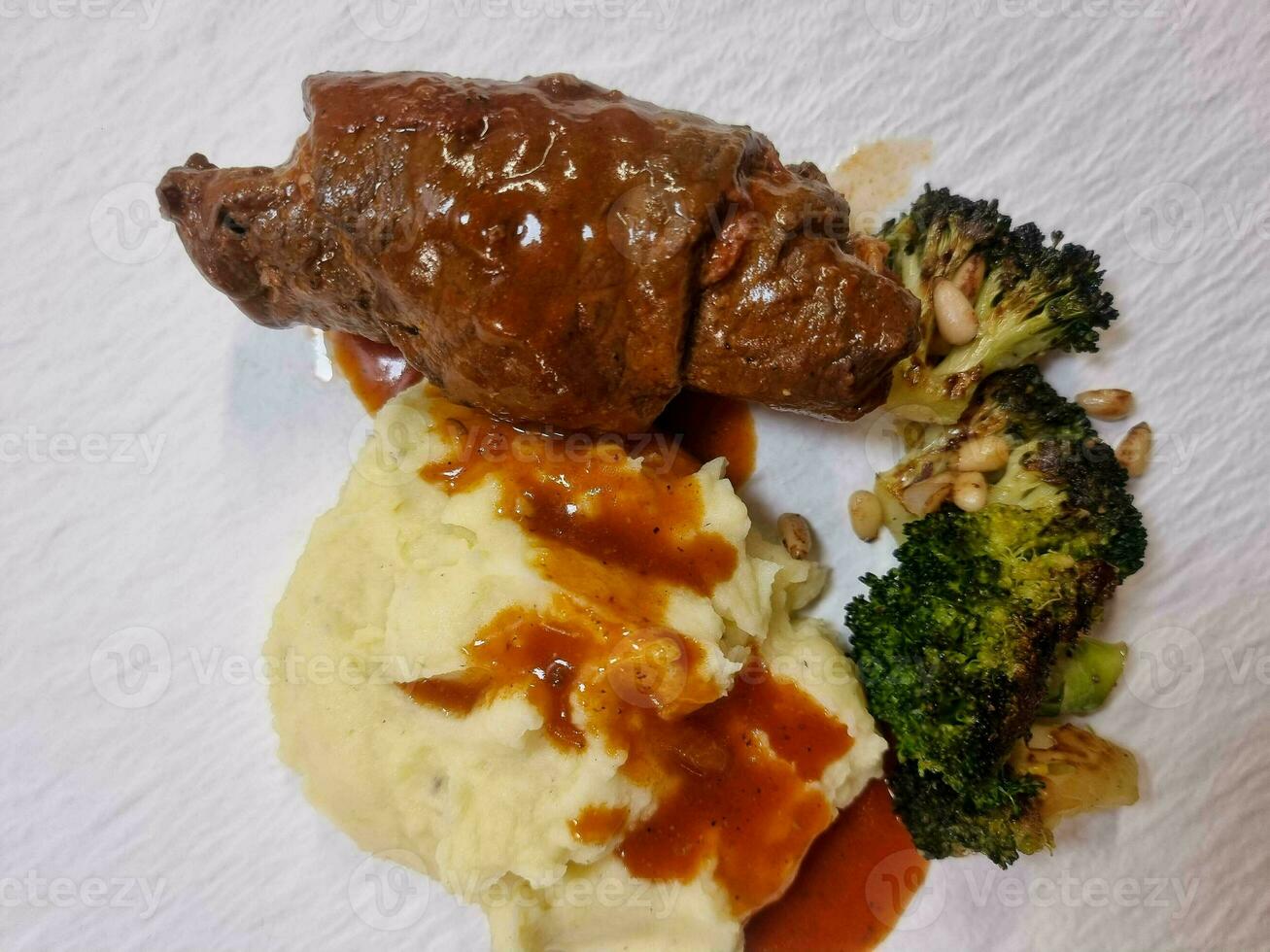 traditionell Deutsche Essen Rindfleisch Roulade mit Kohl und püriert Kartoffeln foto