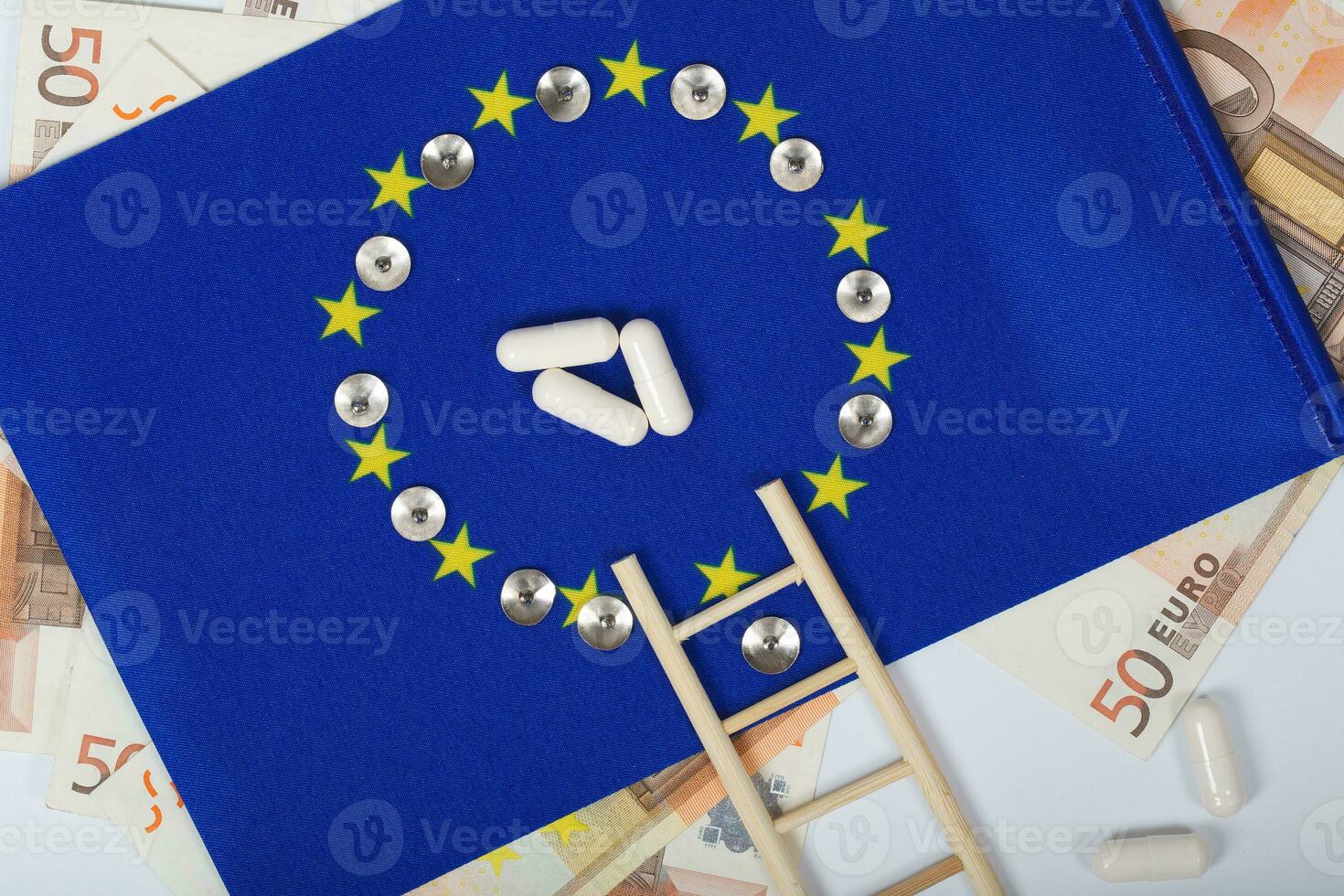 europäisch Flagge, Pillen, Leiter und Währung.Hintergrund foto