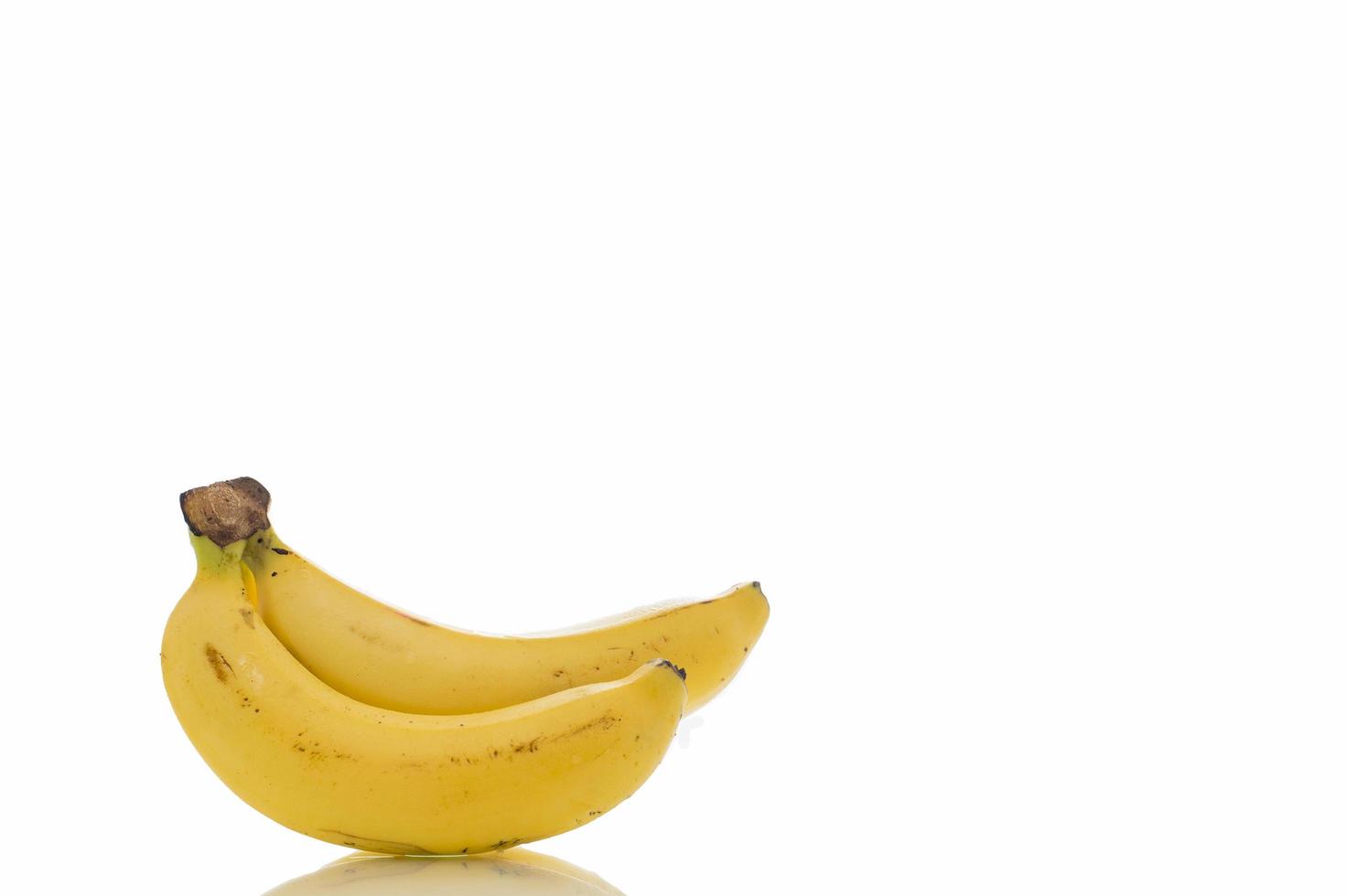 Bananenisolat auf weißem Hintergrund foto
