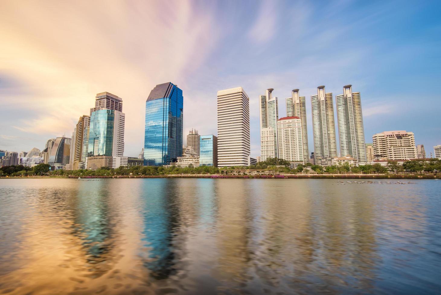 Bangkok Stadtbild bei Sonnenuntergang foto