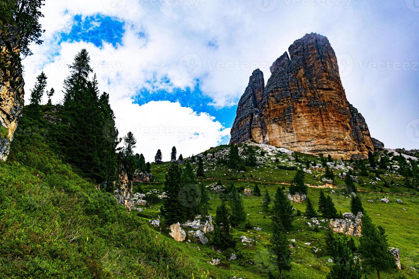 die Cinque Torri Felsformation foto