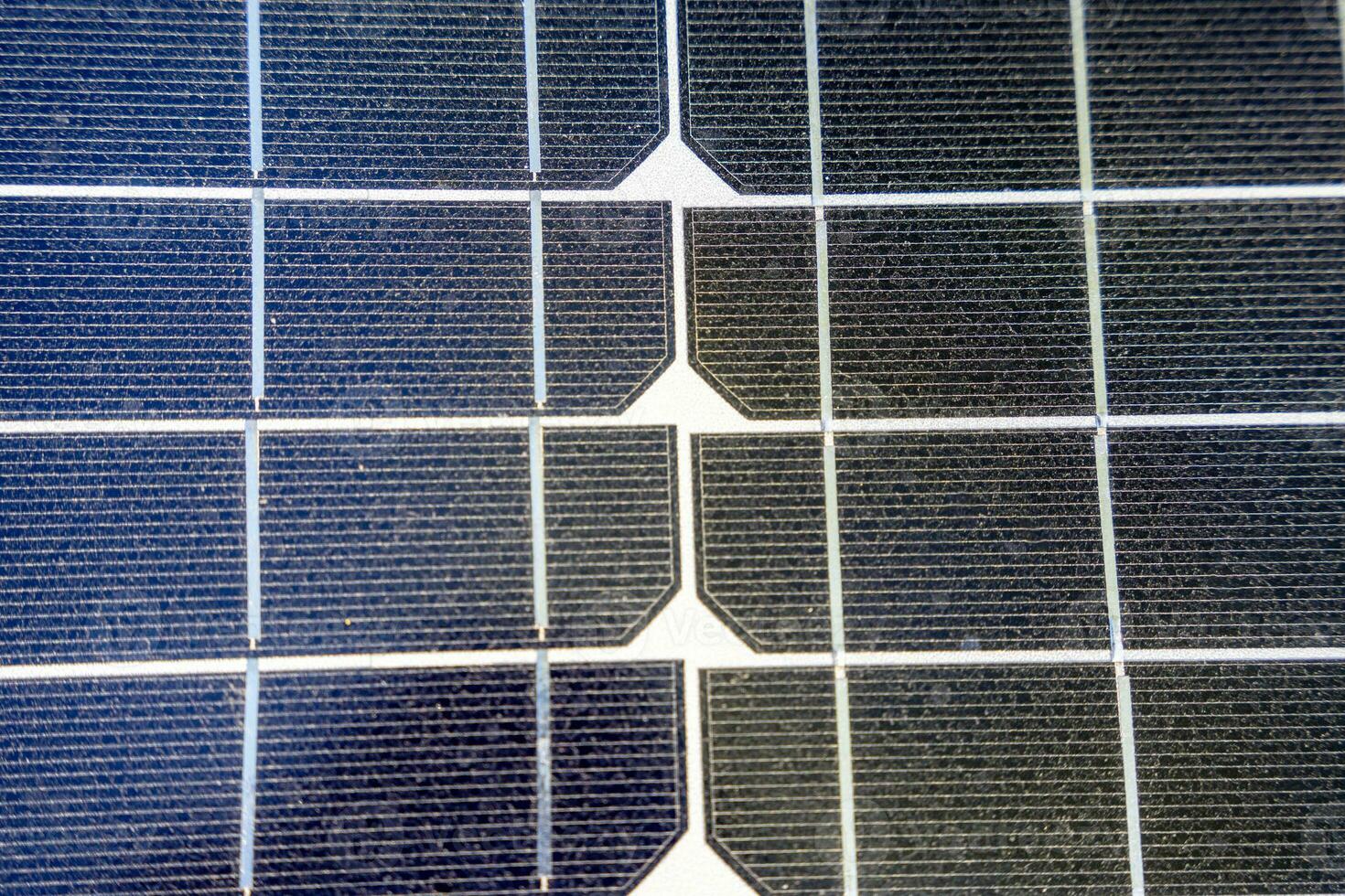 das Hintergrund von das Solar- Tafel. das Konzept von Alternative Energie foto