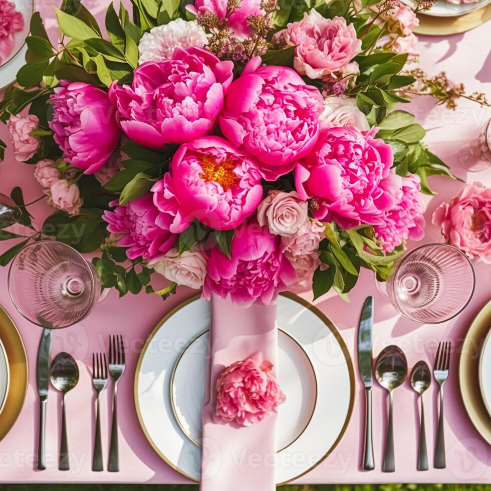 Urlaub Tischlandschaft, formal Abendessen Tabelle Einstellung, Rosa Pfingstrose Tabelle scape mit Pfingstrosen Dekoration zum Hochzeit Party und Veranstaltung Feier, generativ ai foto