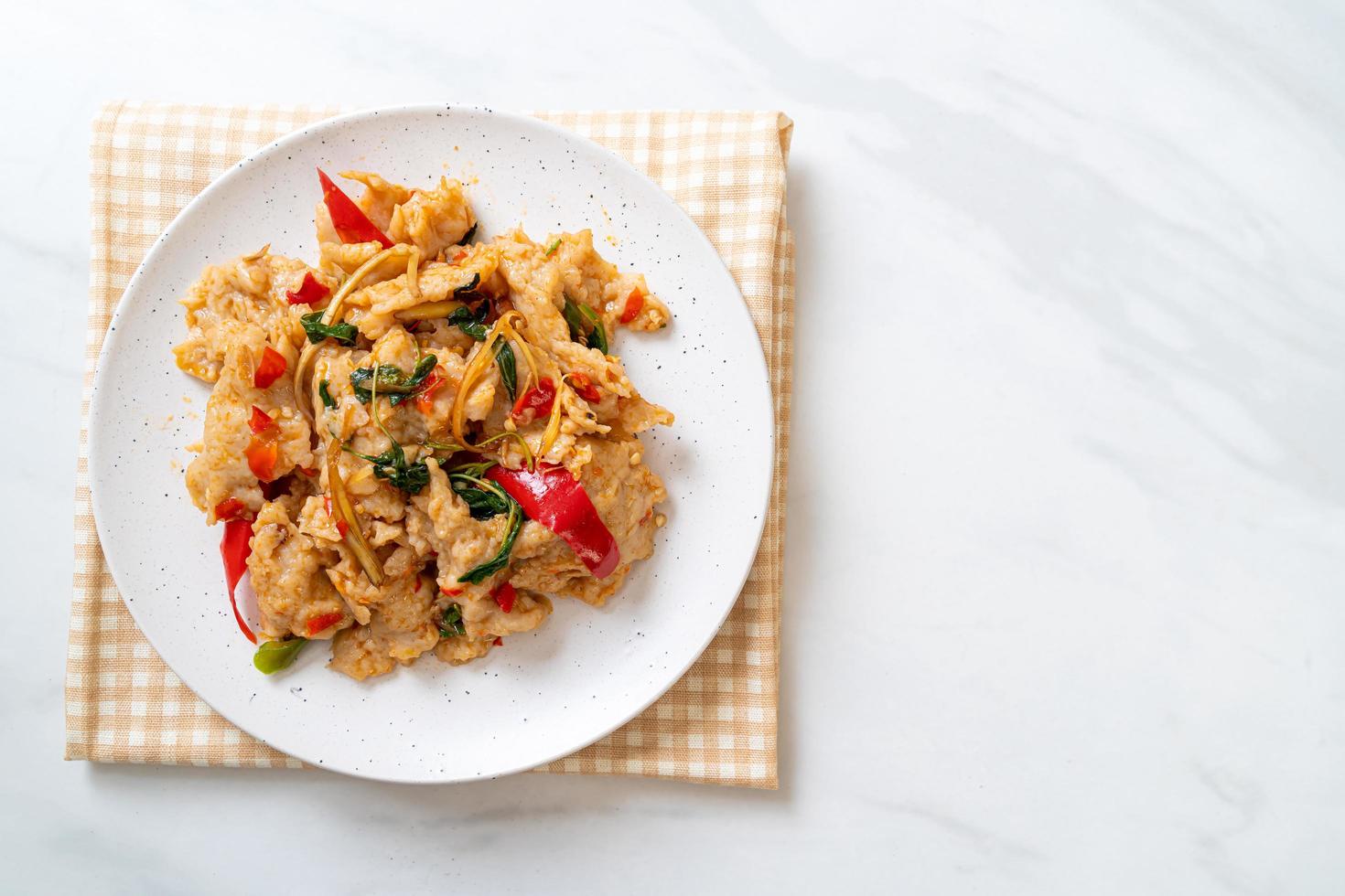 gebratene Fischbällchen mit Chili - asiatische Küche foto