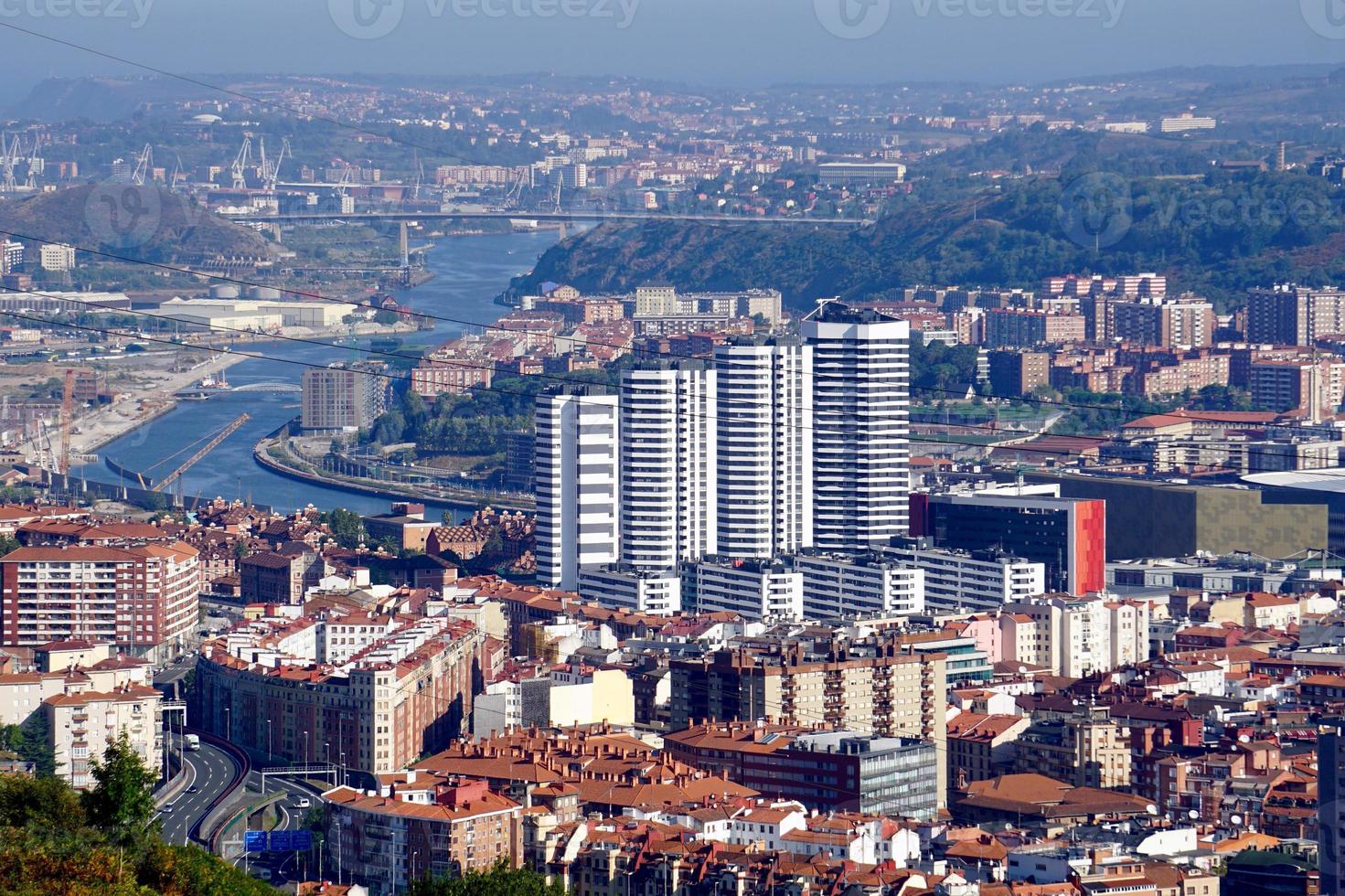 stadtbild von bilbao stadt spanien foto