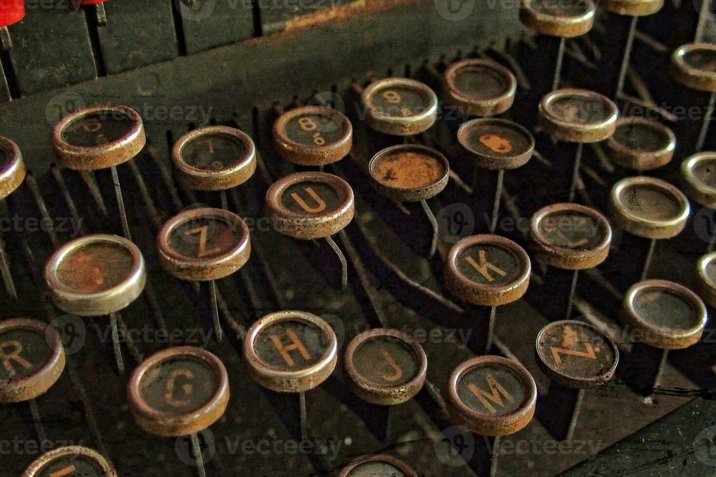 alt Original retro Jahrgang Schreibmaschine im ein Museum im Nahansicht foto