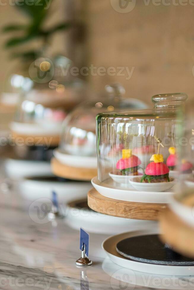 Rosa Süss Dessert einstellen beim Luxus Hotel foto