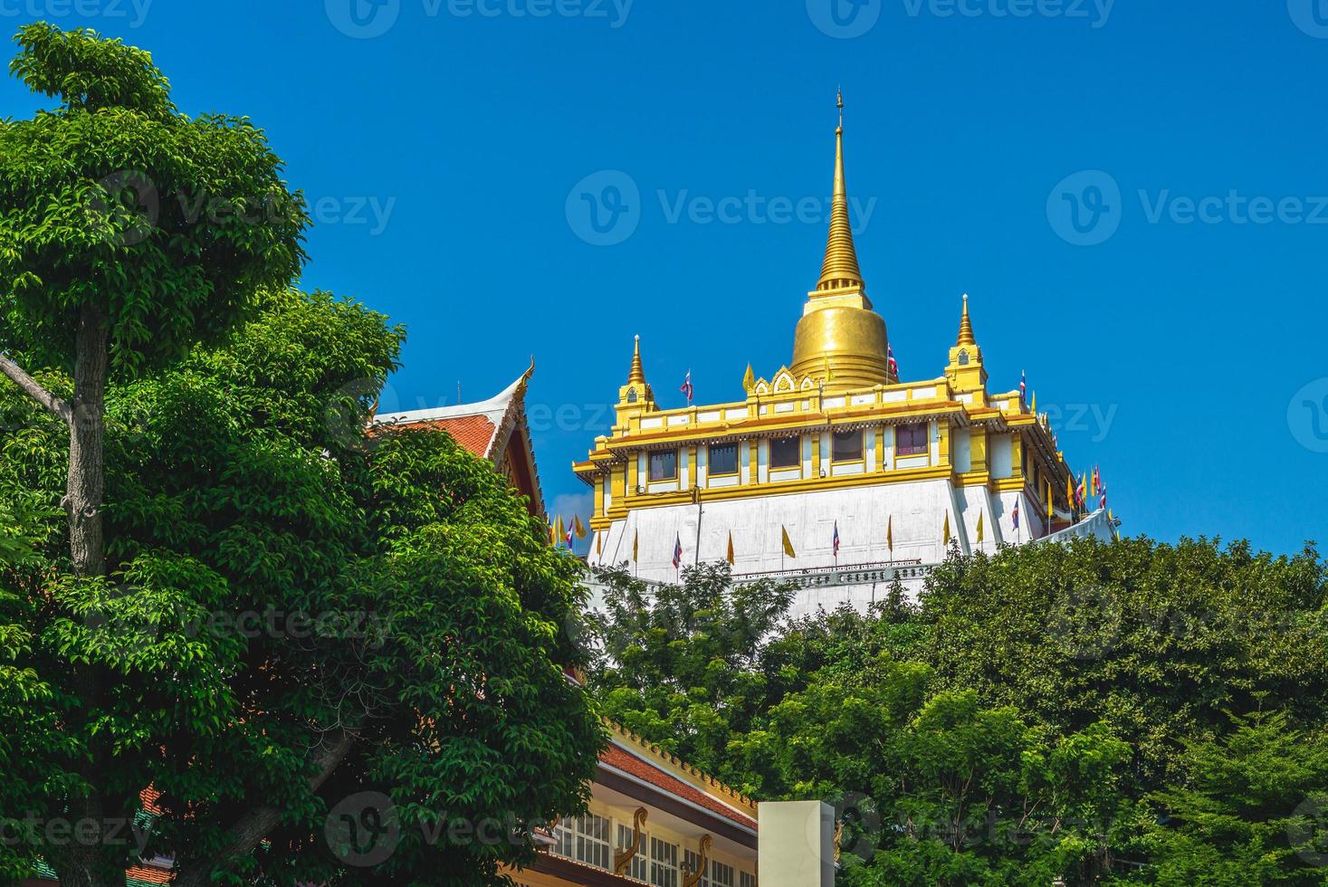 goldener berg von wat saket bangkok in thailand foto