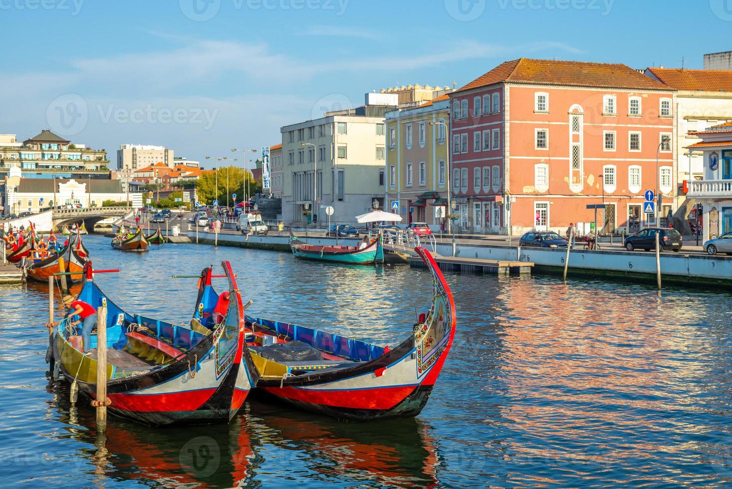 Boot auf dem Kanal in Aveiro das Venedig von Portugal foto