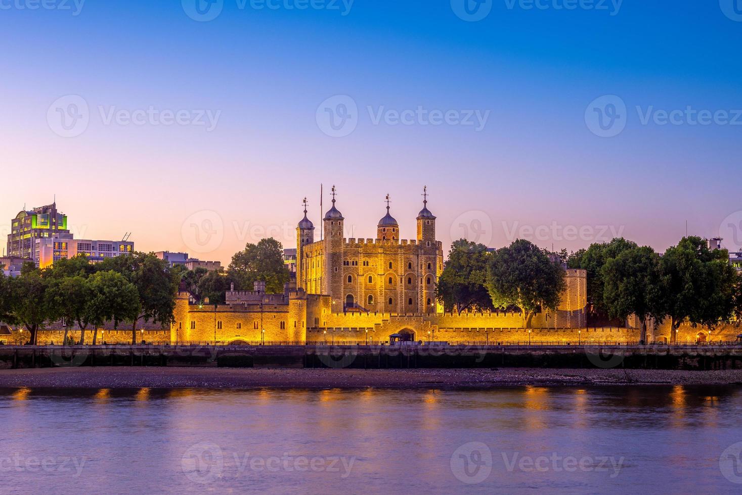 Tower of London bei Nacht in Großbritannien foto