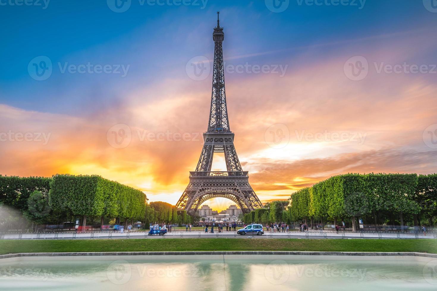 Der Eiffelturm ist das höchste Bauwerk in Paris, Frankreich foto