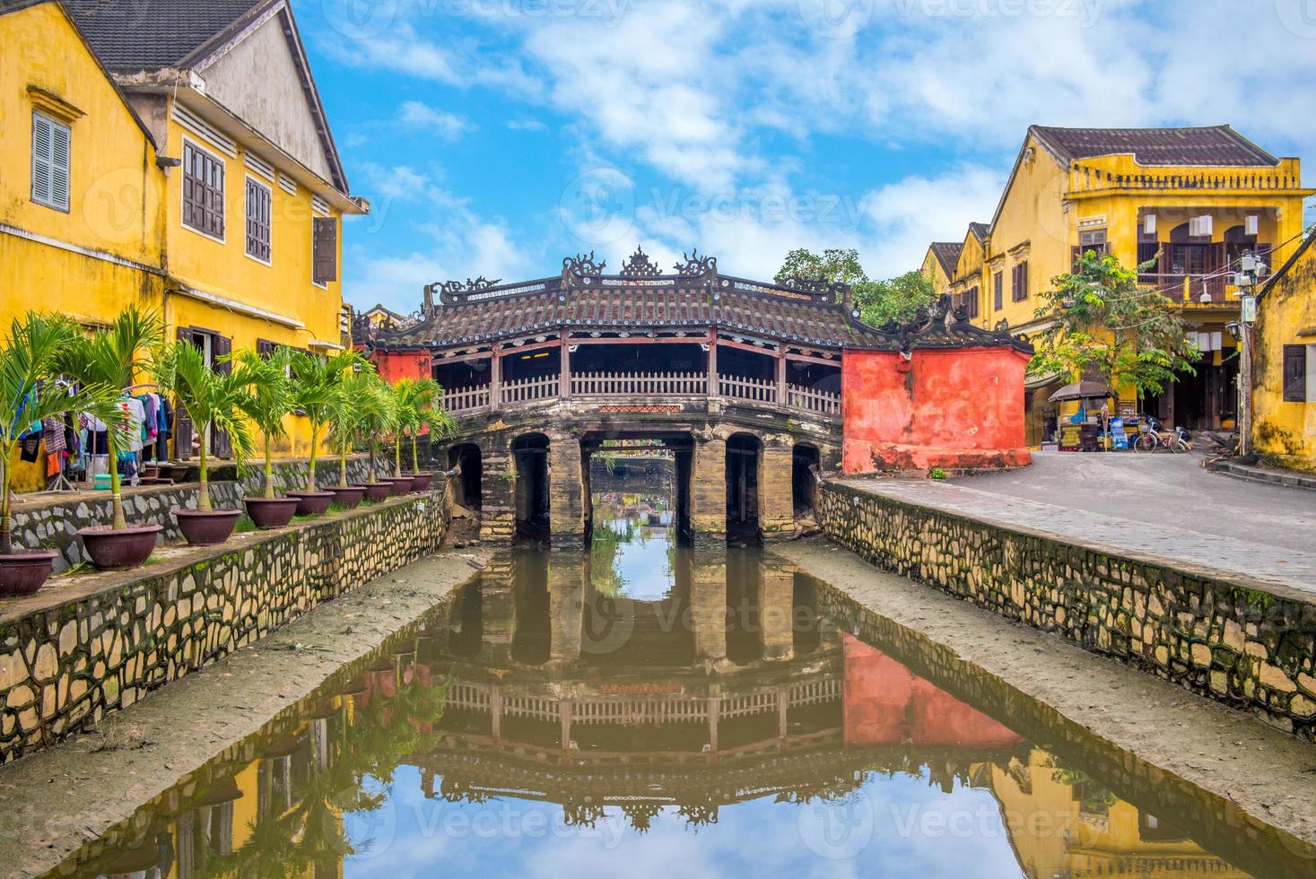 japanische überdachte brücke aka lai vien kieu in hoi an, vietnam foto