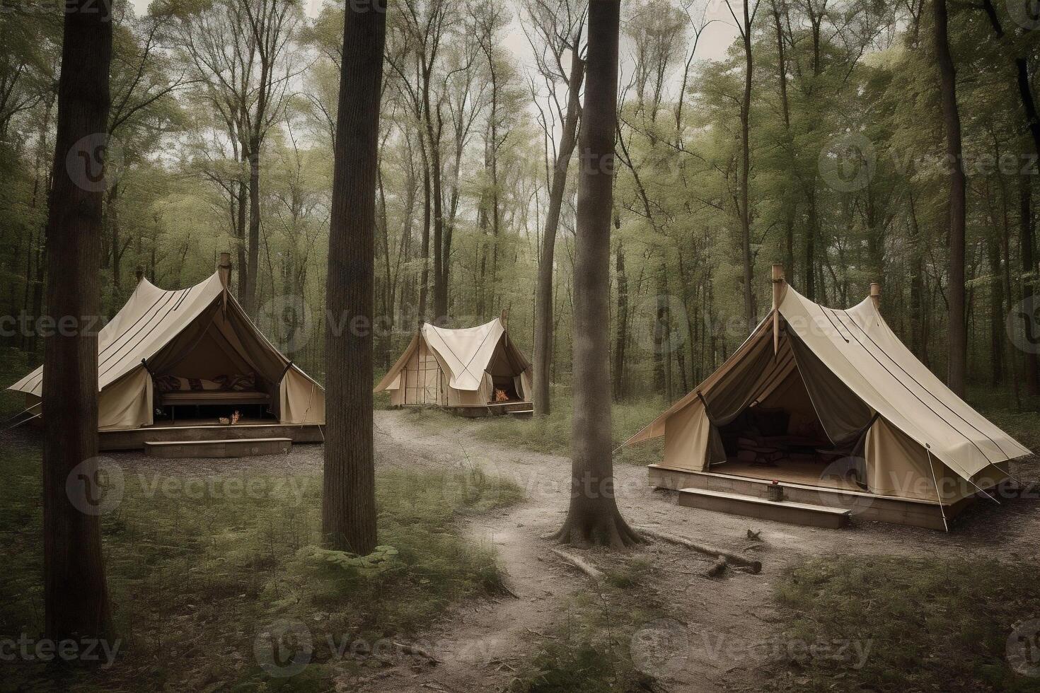 https://static.vecteezy.com/ti/fotos-kostenlos/p1/25718434-reise-glamping-luxus-wald-ferien-natur-segeltuch-camping-licht-zelt-generativ-ai-foto.jpg