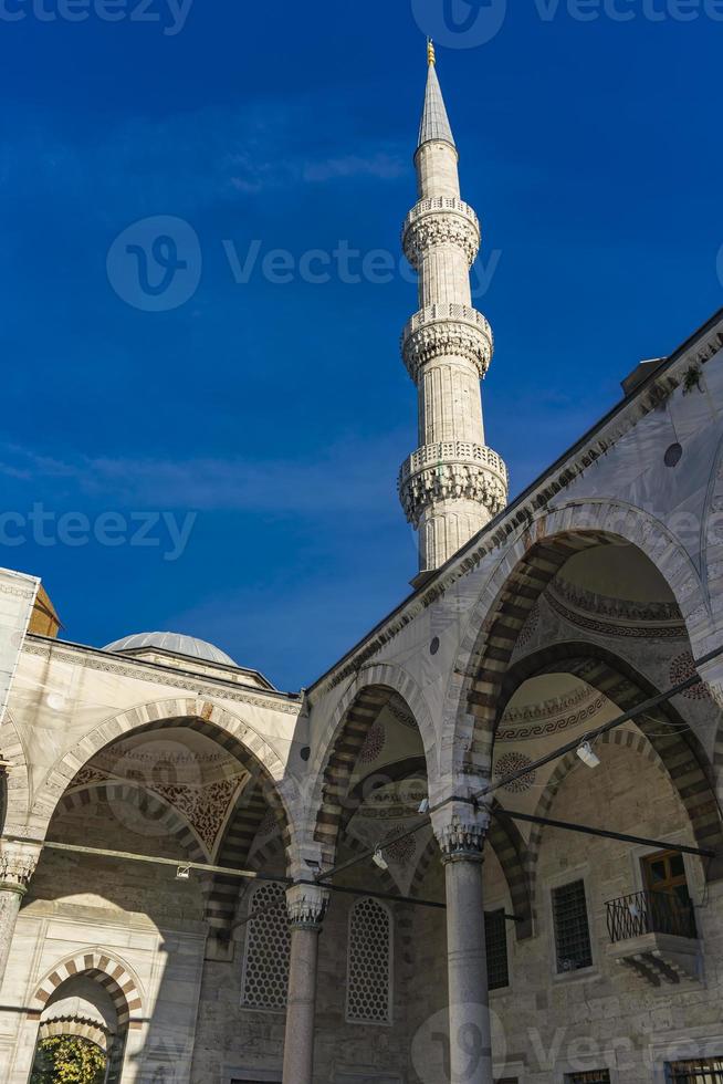 Hof der Süleymaniye-Moschee in Istanbul, Türkei foto