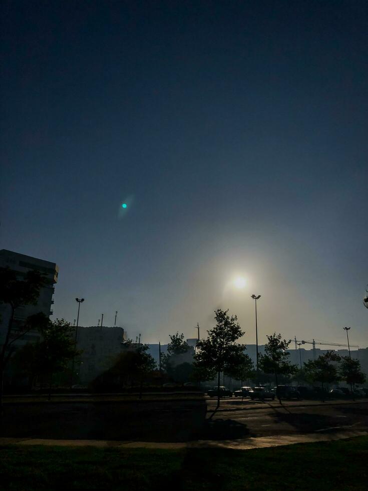 entdecken das faszinierend Schönheit von ein Sonnenaufgang foto