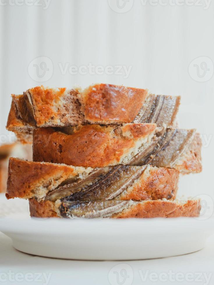 hausgemachtes Bananenbrot mit Zimt und Walnüssen. foto