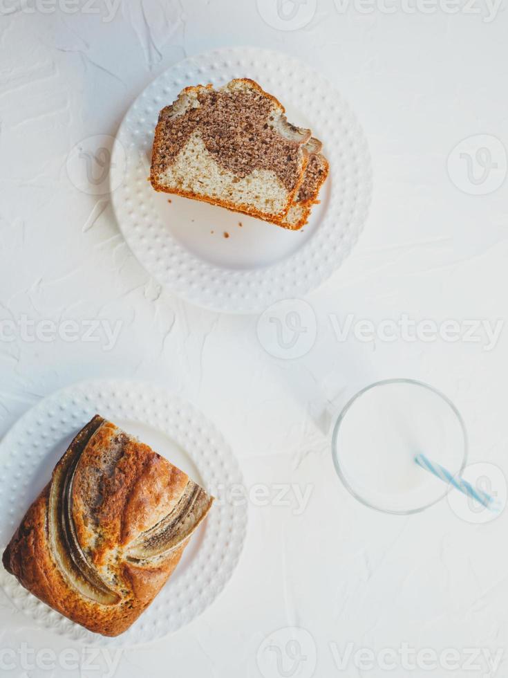 hausgemachtes Bananenbrot mit Zimt und Walnüssen. foto