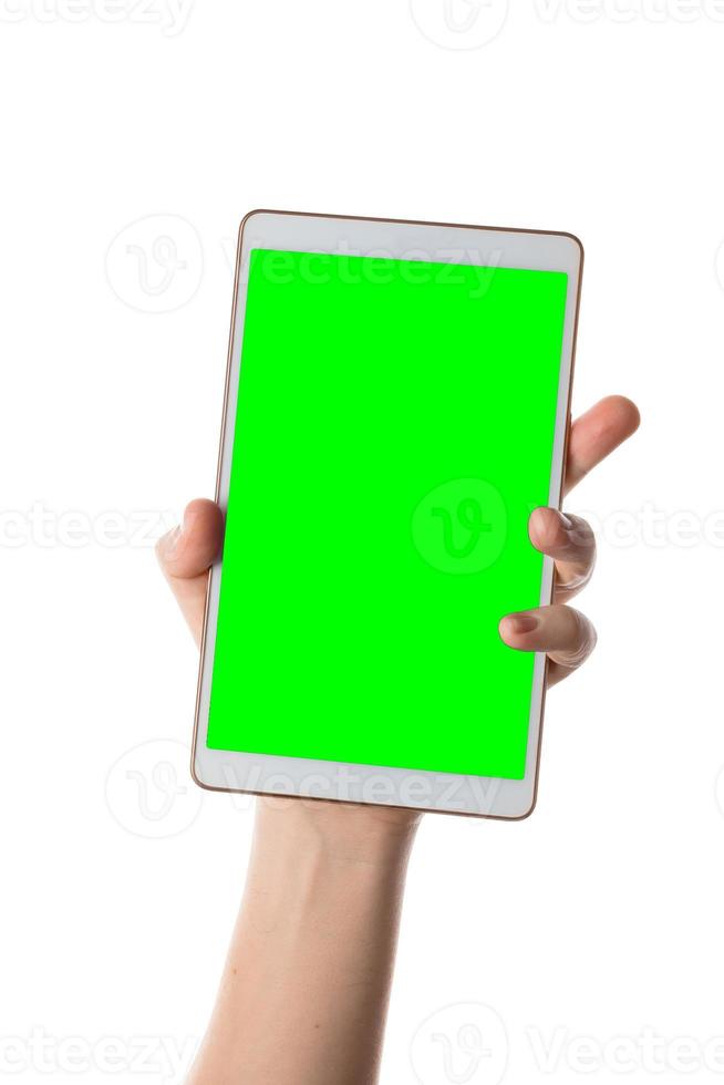 männliche Hand halten weiße Tablette. isolierter Bildschirm mit Chroma-Key und alle auf weißem Hintergrund. foto