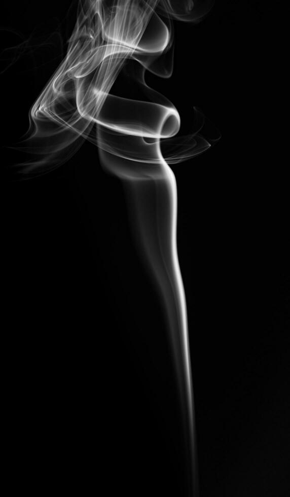 Weiß Rauch im ein schwarz Hintergrund. Rauch Weiß Licht foto