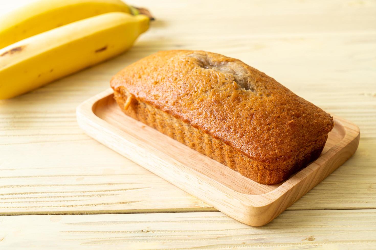 hausgemachtes Bananenbrot in Scheiben geschnitten foto