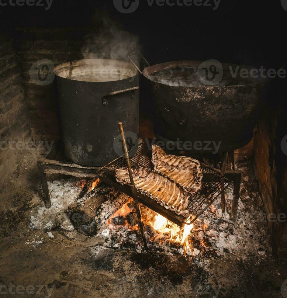 rustikal Herd, traditionell Argentinien Küche, Patagonien foto