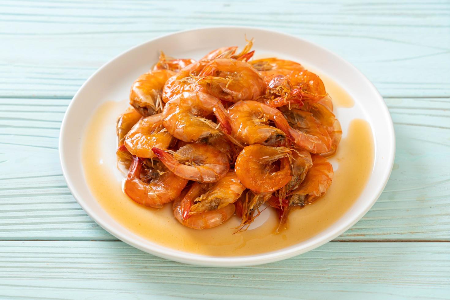 Sweet Shrimps ist ein thailändisches Gericht, das mit Fischsauce und Zucker gekocht wird foto