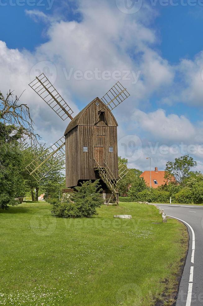 Fachwerkbockmühle in Dänemark, Insel Svaneke Bornholm foto