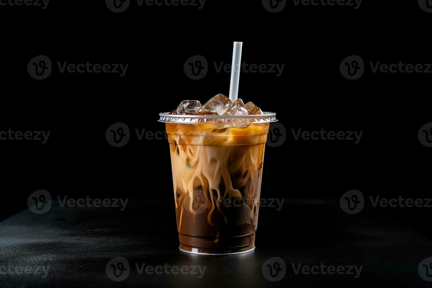 vereist Kaffee im Plastik wegbringen Glas isoliert auf dunkel Hintergrund. ai generiert foto