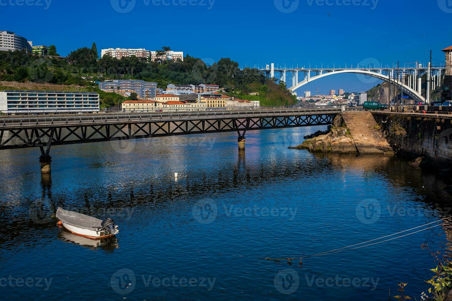 Aussicht von das cais das pedras Viadukt im porto foto