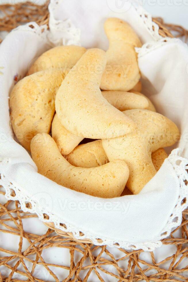 traditionell gebacken kolumbianisch Maniok Brot namens pandeyuca foto