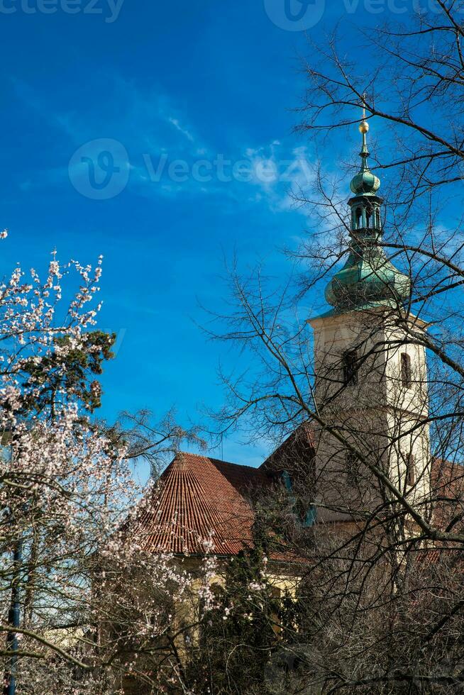 unbeschuht Carmelite Kirche von unser Dame siegreich ebenfalls namens Schrein von das Säugling Jesus von Prag im Mala strana beim alt Stadt, Dorf im Prag foto