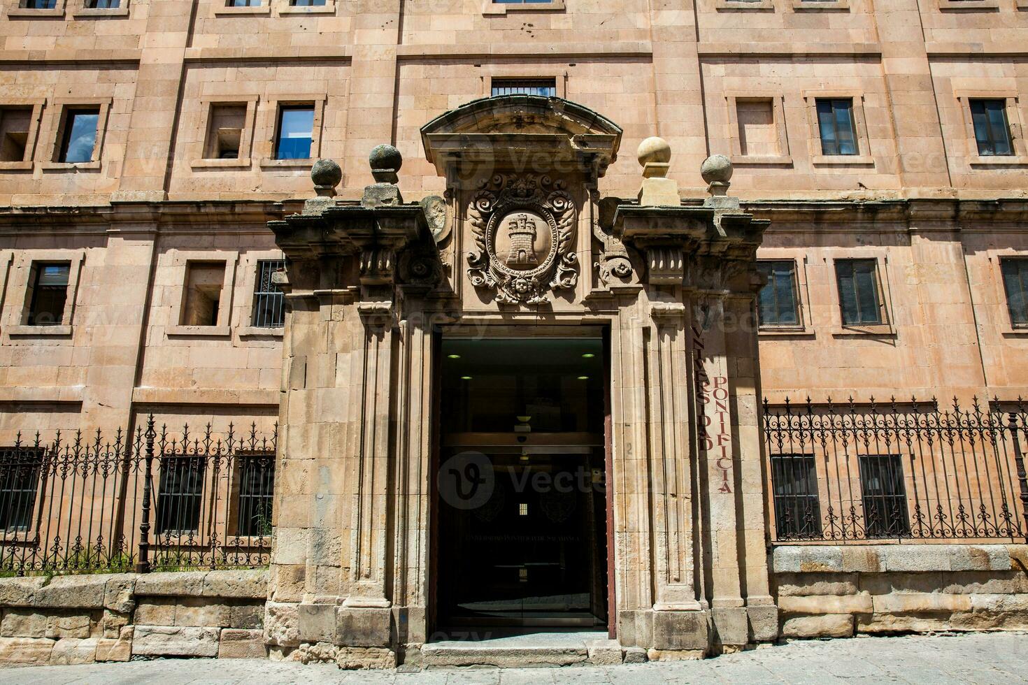 Gebäude von das königlich Hochschule von das heilig Geist von das Gesellschaft von Jesus, la Clerencia, gebaut im Salamanca zwischen das 17 .. und 18 .. Jahrhunderte und zur Zeit das Universität von Salamanca foto