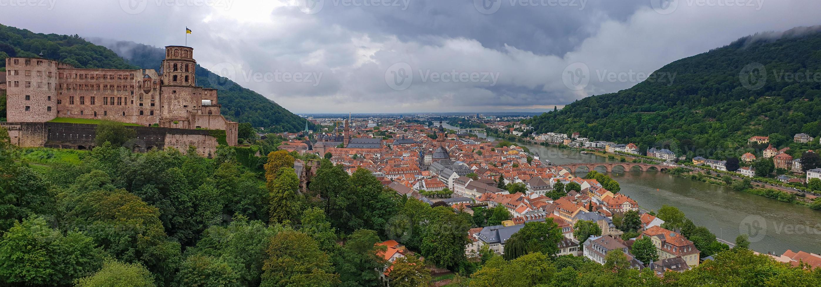 Panorama des Heidelberger Schlosses und der mittelalterlichen Stadt Heidelberg, Deutschland foto