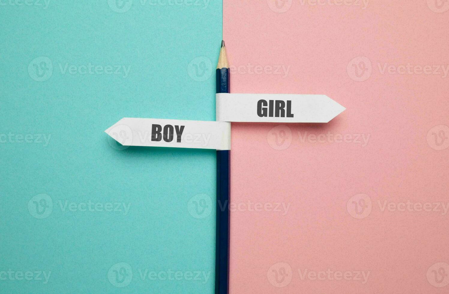 Geschlecht Gleichberechtigung Konzept. männlich und weiblich Symbol auf das Waage mit Balance auf Blau Hintergrund. Mädchen oder Junge minimal Stil, 3d machen. foto