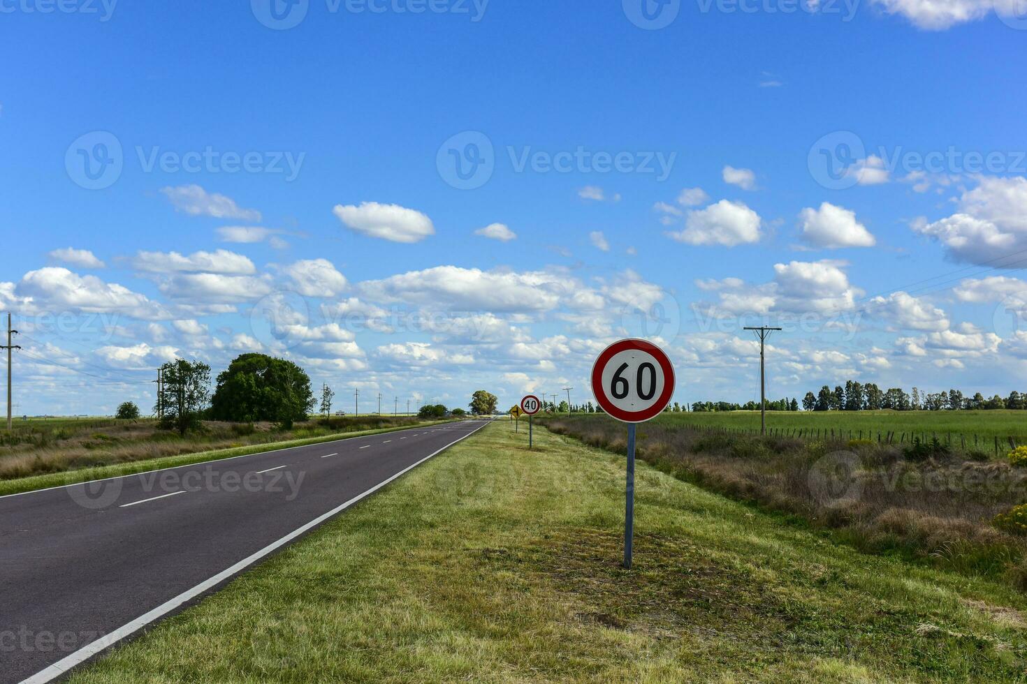 Route Kreuzung das Pampas Landschaft, Argentinien foto