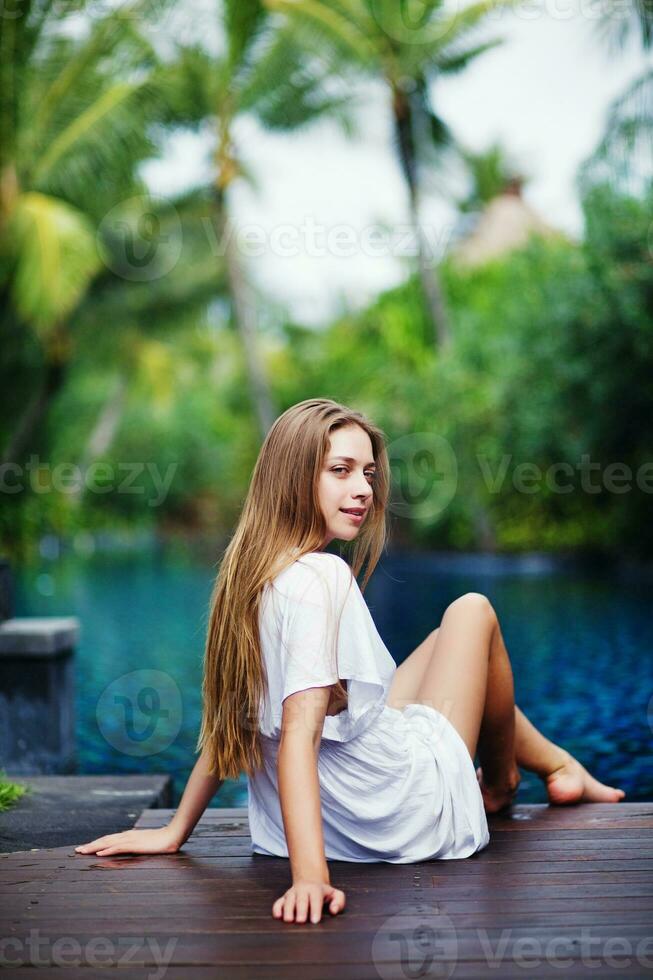 Frau entspannend beim das Spa-Hotel foto