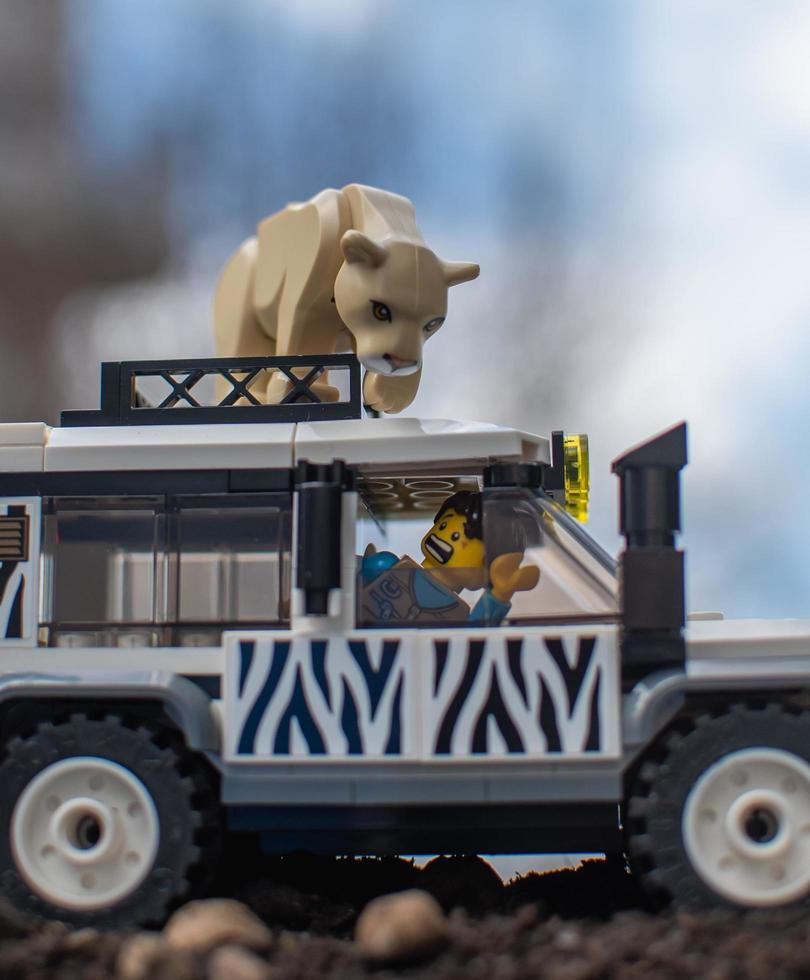 Warschau 2020 - Lego Minifiguren auf Safari foto