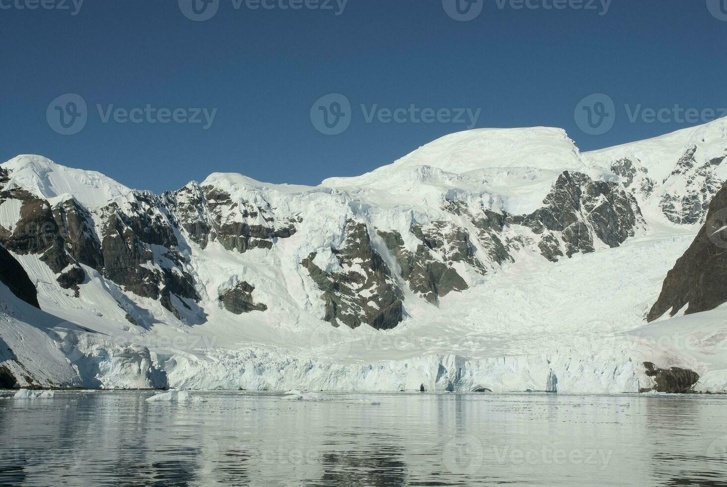 Paradies Bucht Gletscher und Berge, antartisch Halbinsel, Antarktis.. foto