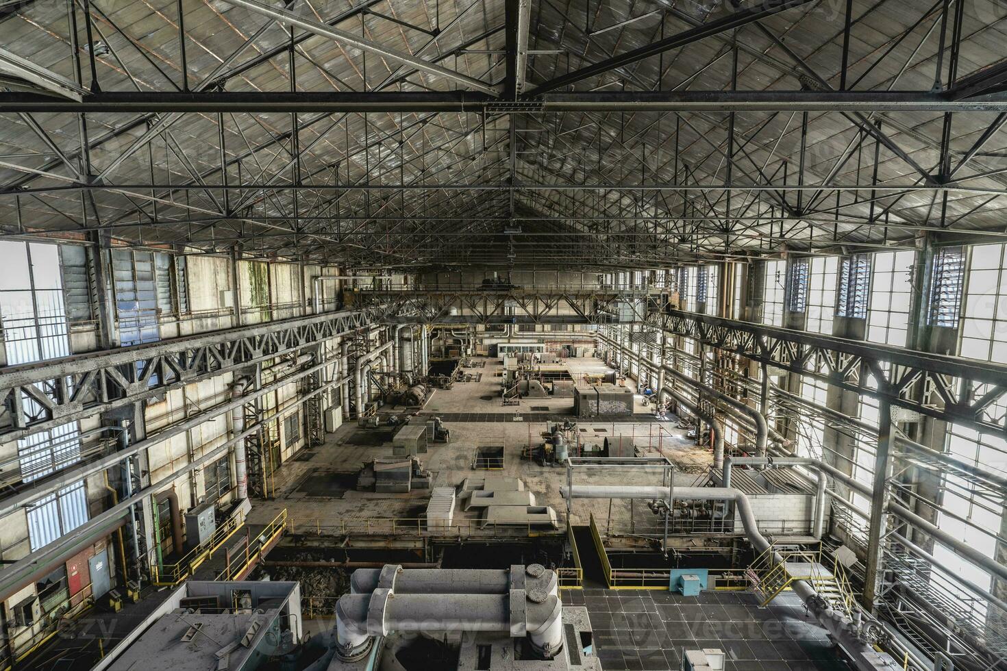 alt verlassen Fabrik irgendwo im Belgien. foto