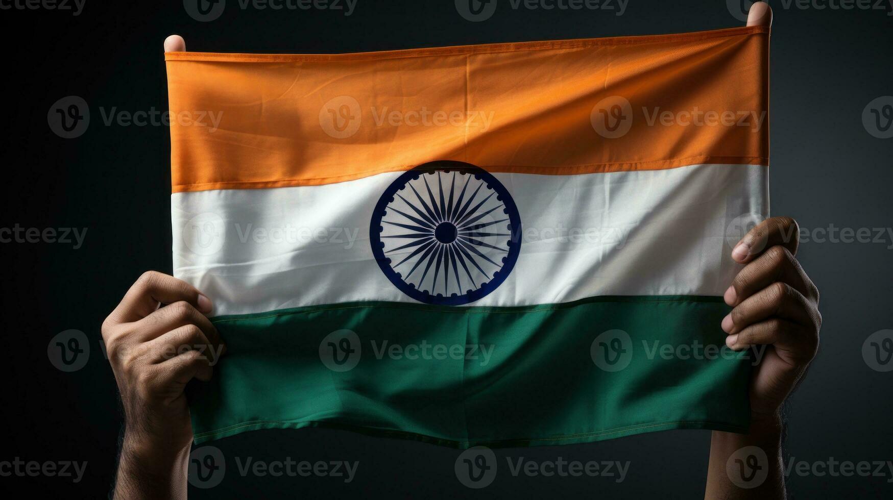 Hand halten Indien Flagge foto