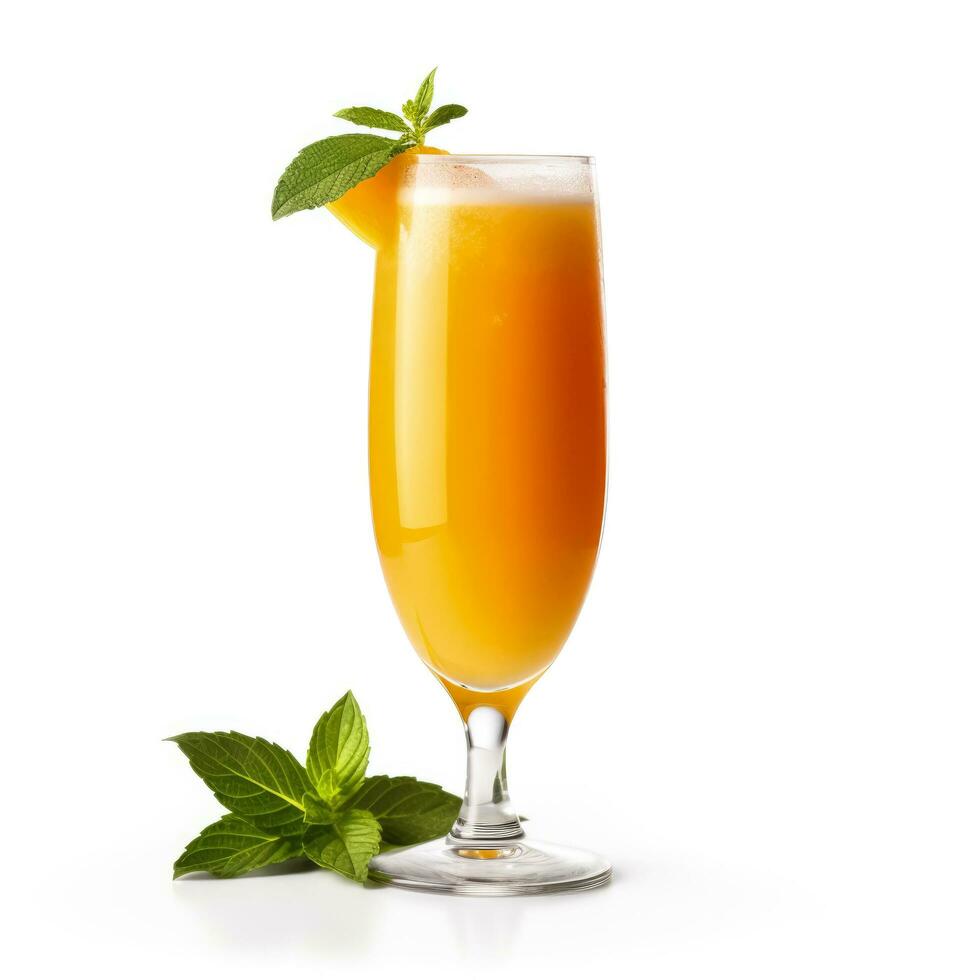 Ideal Bellini Cocktail isoliert auf Weiß Hintergrund foto