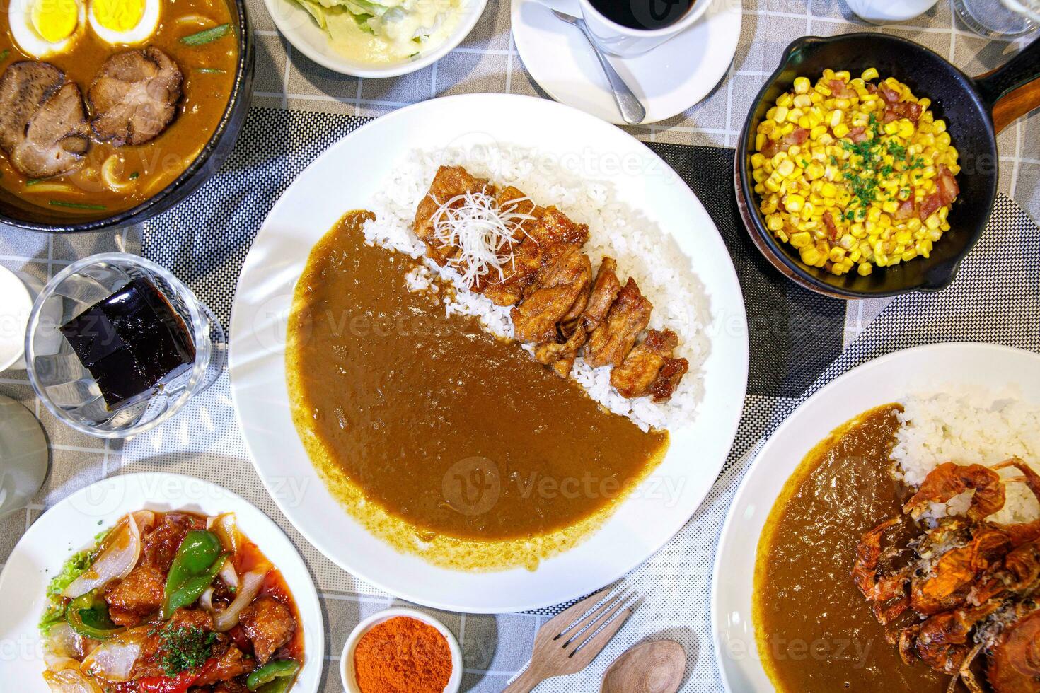 einstellen Hähnchen Teriyaki mit Curry Reis foto