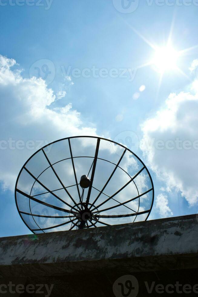 Satellit auf Himmel foto