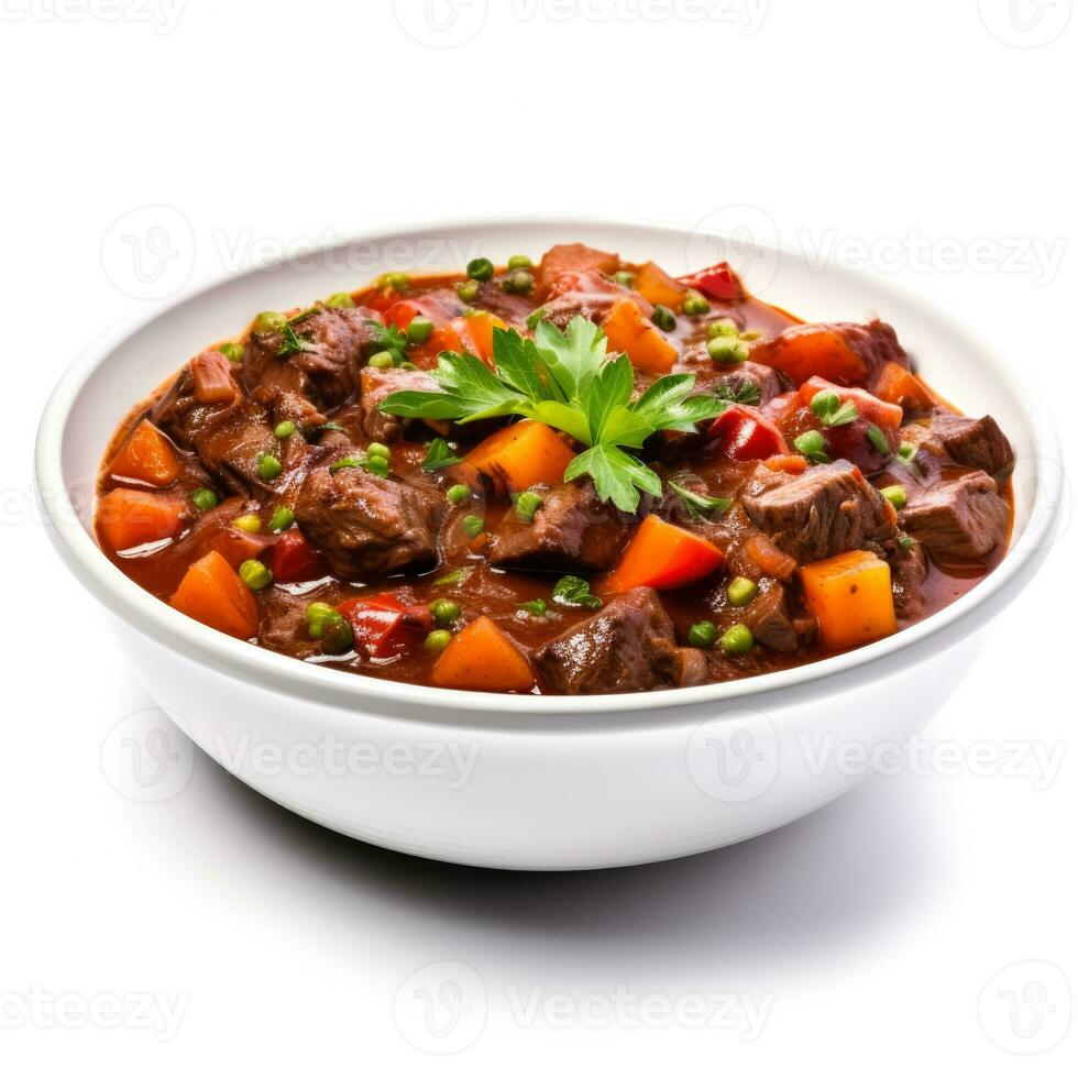 herzhaft und aromatisch Rindfleisch und Gemüse Eintopf isoliert auf Weiß Hintergrund foto