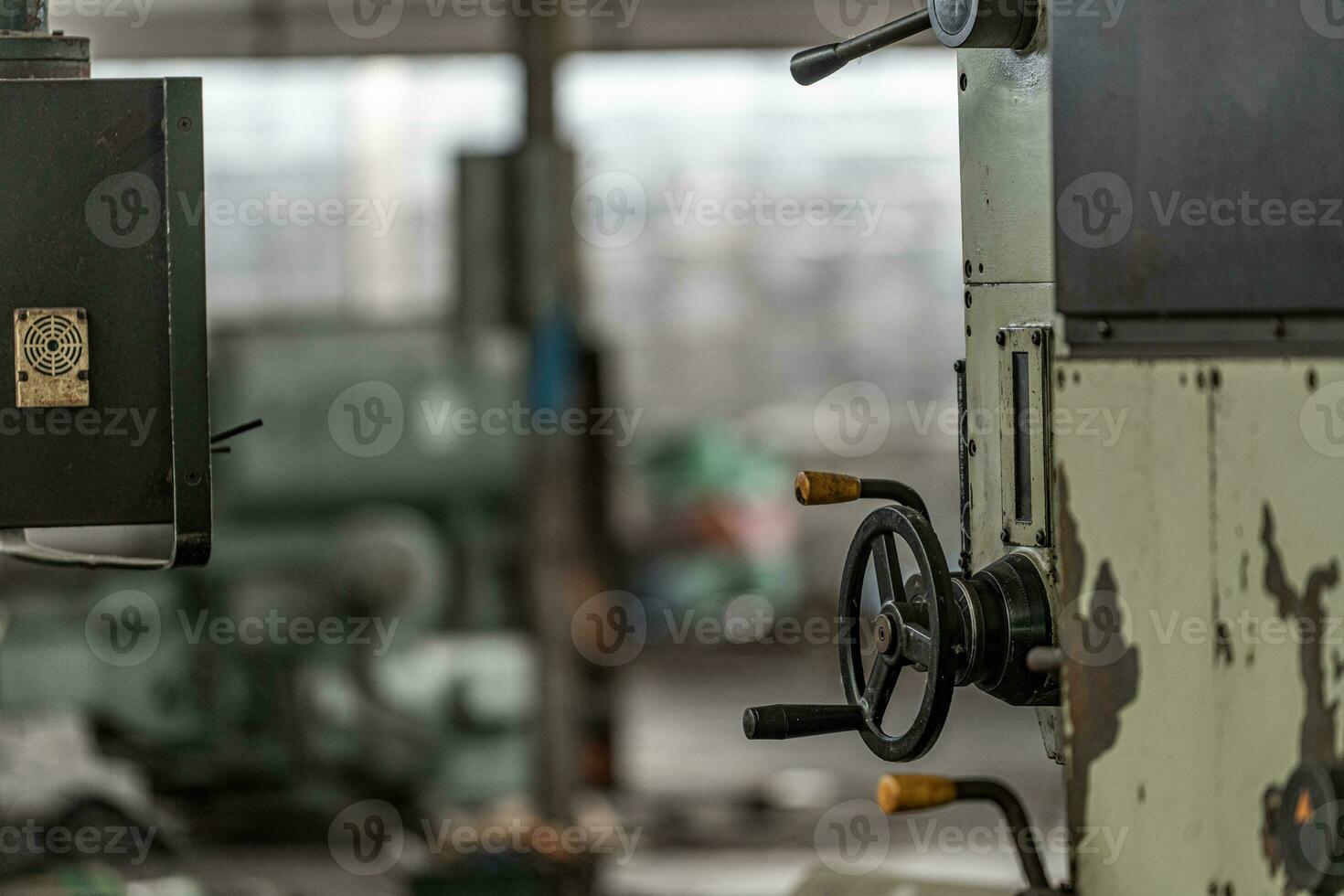 Steuerung einstellen zum schmutzig Maschinen im das Industrie foto