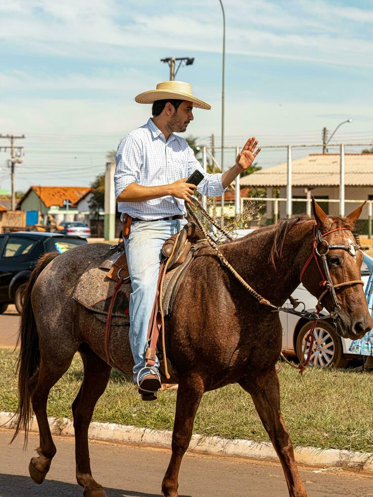 apore, goias, Brasilien - - 05 07 2023 zu Pferd Reiten Veranstaltung öffnen zu das Öffentlichkeit foto