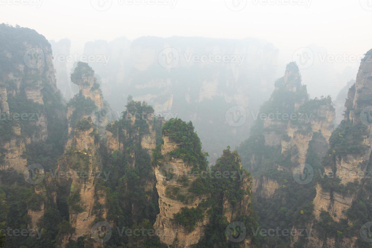 Zhangjiajie Nationalpark Tian Zhi Shan Tianzi Berg Naturschutzgebiet und Nebel mountain foto